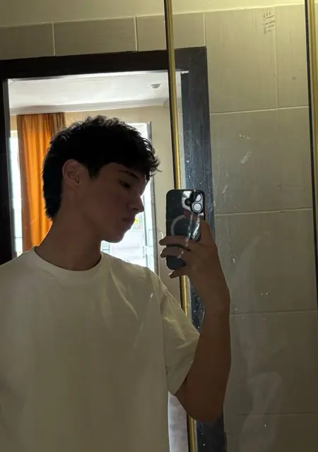 Я Алишер, 19, знакомлюсь без обязательств в Алматы