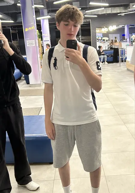 Камиль из Амстердама, мне 18, познакомлюсь на одну ночь