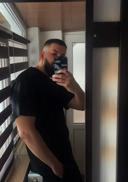 Ionut из Цэндэрей, мне 25, познакомлюсь без обязательств