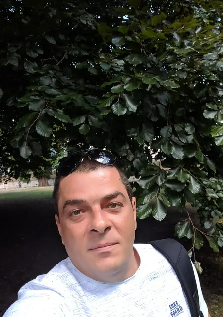 Я Виктор, 42, из Гааги, ищу знакомство для приятного времяпровождения