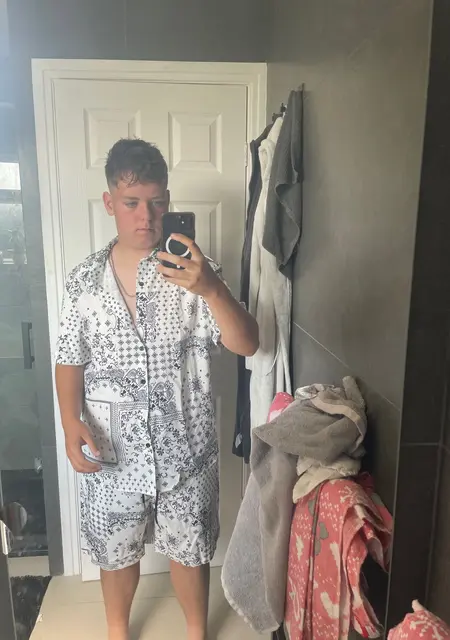 I'm Ryan, 19 from Bristol, seeking connections for friendship