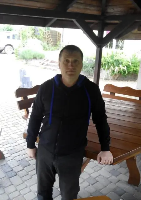 Я Эдуард, 52 років з Кривого Рогу, шукаю знайомства без зобов'язань