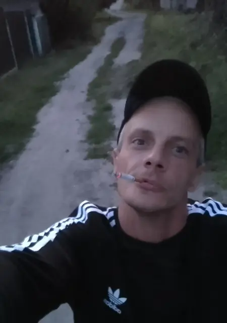 Виталик из Днепра, ищу на сайте знакомства на одну ночь