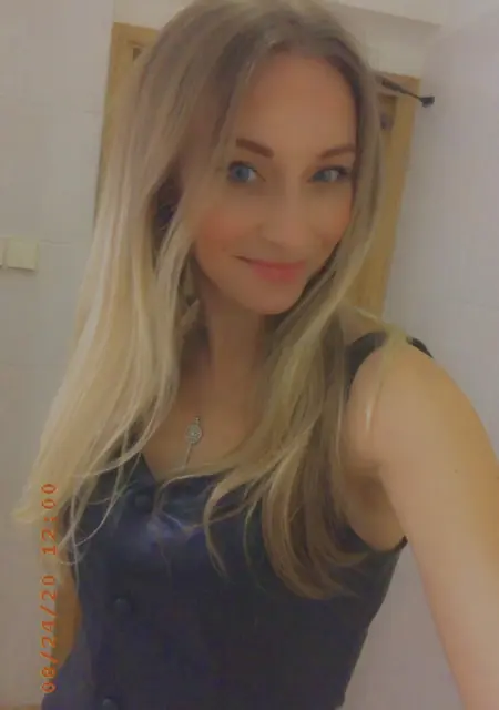 Я Рина, 40, из Киева, ищу знакомство для приятного времяпровождения