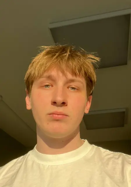 Я Антон, 21, знакомлюсь для приятного времяпровождения в Лиде