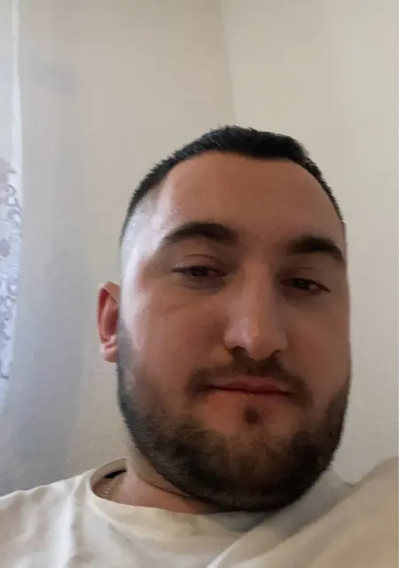 Я Artem, 29, из Бонна, ищу знакомства без обязательств