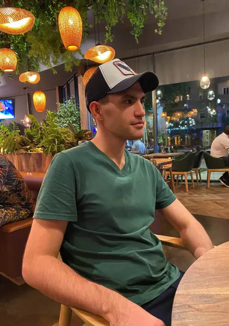 Я Булат, 25, из Еревана, ищу знакомства без обязательств