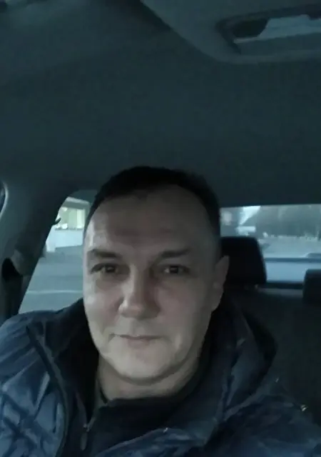 Антон из Днепра, ищу на сайте знакомства без обязательств