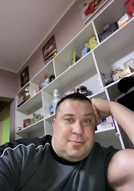 Slava из Алматы, мне 40, познакомлюсь для приятного времяпровождения