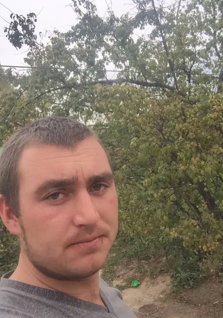 Я Владимир, 32, знакомлюсь для постоянных отношений в Шымкенте