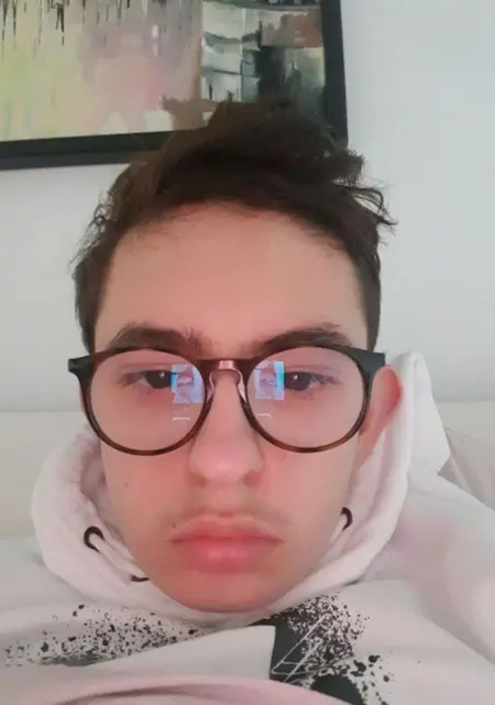 Я Molter, 21, из Бухареста, ищу знакомство