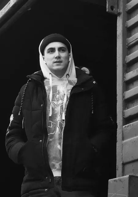 Богдан из Кременчуга, мне 27, познакомлюсь для вирта