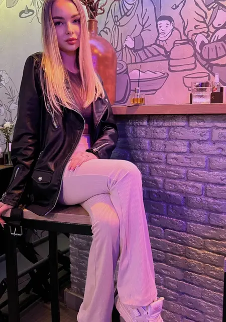 Анна из Киева, мне 20, познакомлюсь для постоянных отношений