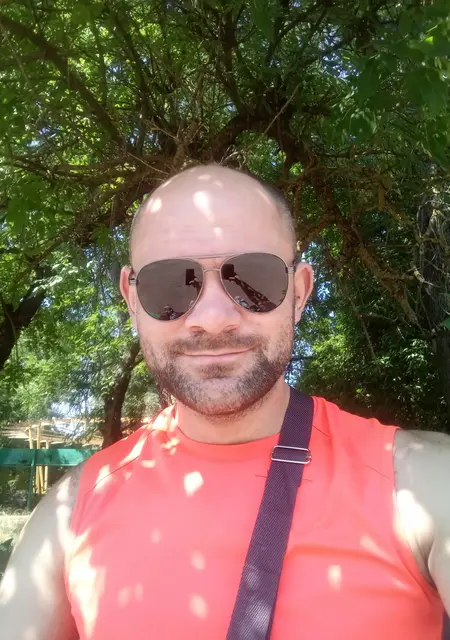 Я Максим, 30, из Николаева, ищу знакомства без обязательств