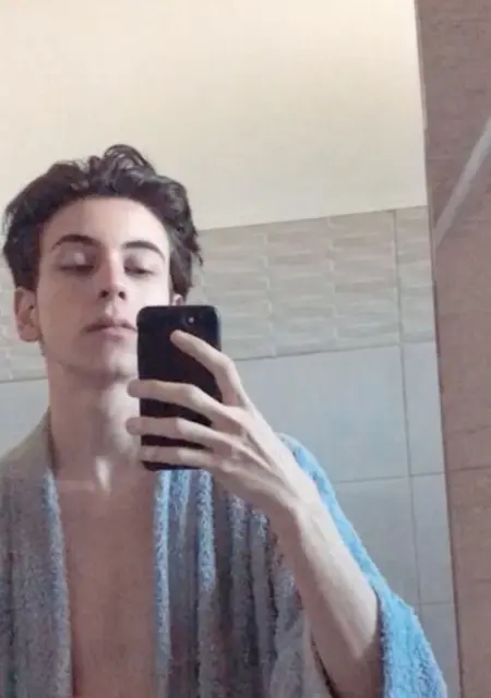 Я Guillaume, 22, знакомлюсь в Париже