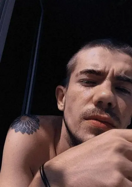 Alparslan из Стамбула, мне 21, познакомлюсь