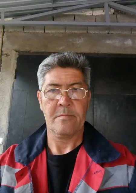 Эрик из Шымкента, мне 54, познакомлюсь без обязательств
