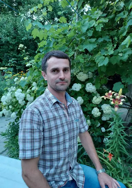 Андрей з Дніпра, шукаю на сайті спілкування