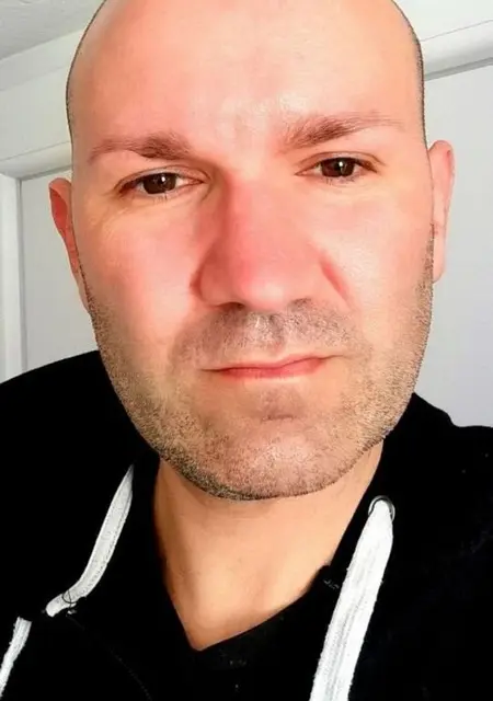 Olivier из Парижа, мне 42, познакомлюсь