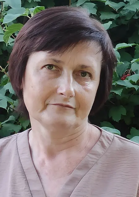 Я Натали, 49 років з Києва, шукаю знайомства без зобов'язань