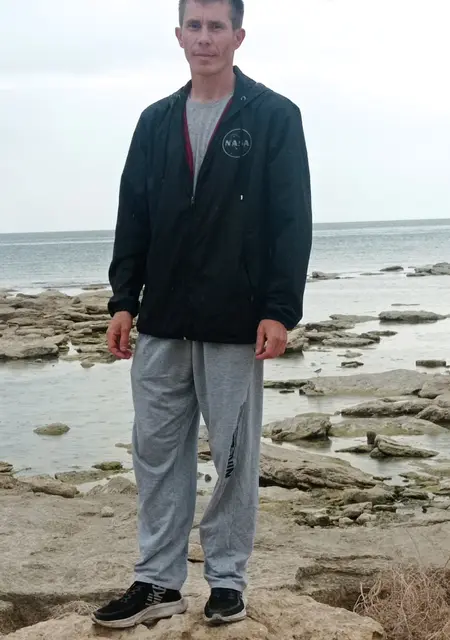 Я Maks, 35, знакомлюсь без обязательств в Алматы