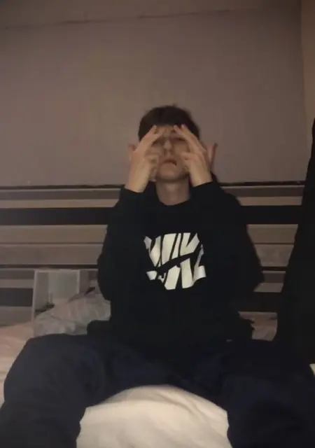 Я Josh, 20, из Лондона, ищу знакомство