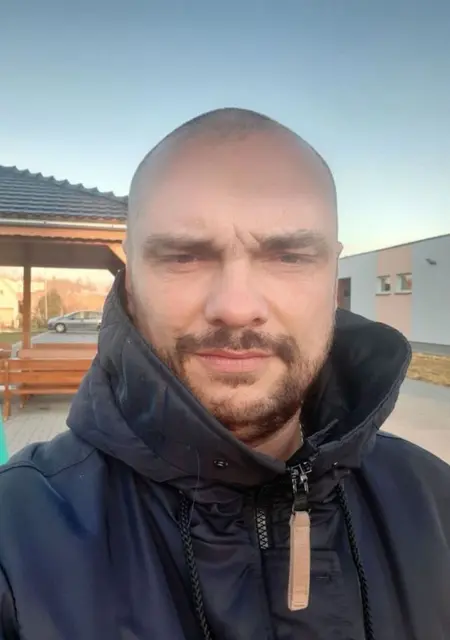 Tomasz из Варшавы, мне 42, познакомлюсь