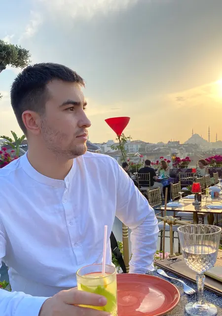 Я Гліб, 27 років з Херсона, шукаю знайомство для спілкування