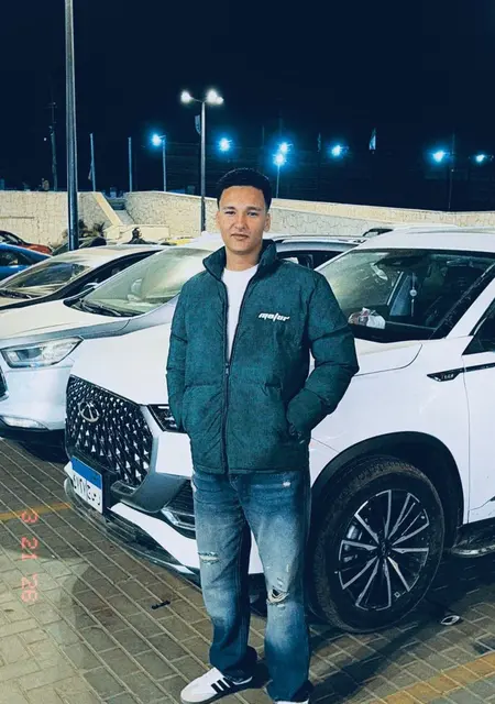 Yousef из Каира, мне 20, познакомлюсь для открытые отношения