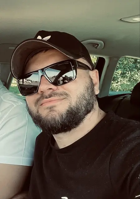 Юра из Луцка, мне 34, познакомлюсь без обязательств