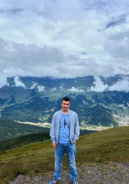 Ruslan из Тбилиси, мне 25, познакомлюсь для приятного времяпровождения