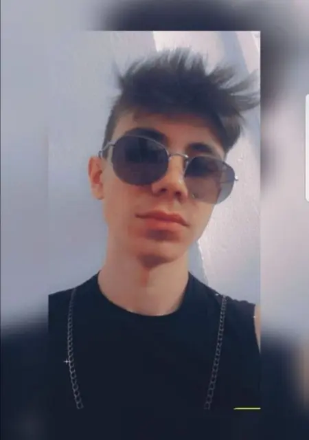 Я Mehmet Gzel, 20, знакомлюсь в Стамбуле