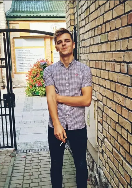 Антон из Мариуполя, мне 25, познакомлюсь для общения