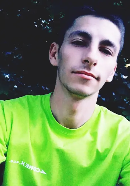 Я Сергей, 27 років, знайомлюсь на одну ніч у Бердянську