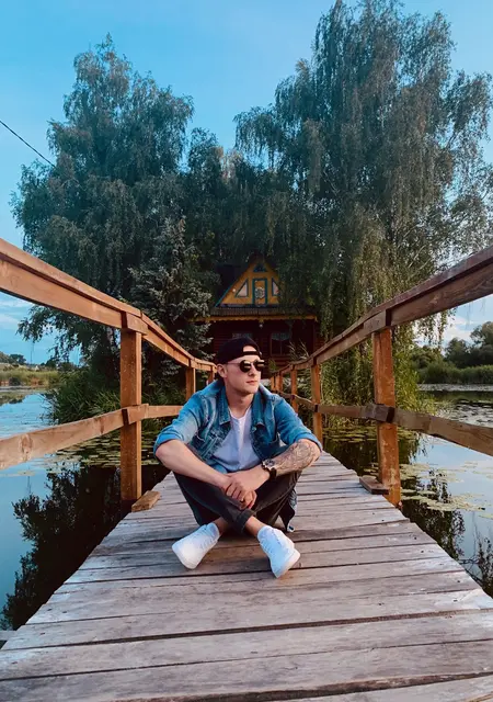 Dima из Полтавы, мне 25, познакомлюсь для приятного времяпровождения