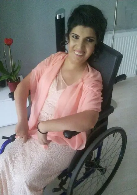 Я Elena, 36, из Афин, ищу знакомство