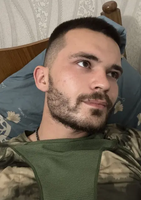 Владимир из Бердянска, мне 24, познакомлюсь без обязательств