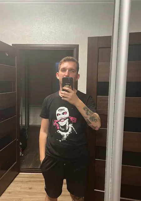 Илья из Першотравенска, ищу на сайте знакомства на одну ночь