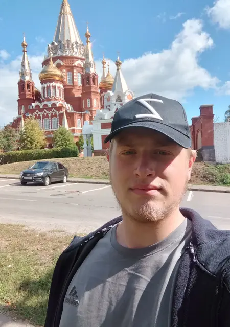 Христофор из Старобельска, мне 22, познакомлюсь на одну ночь