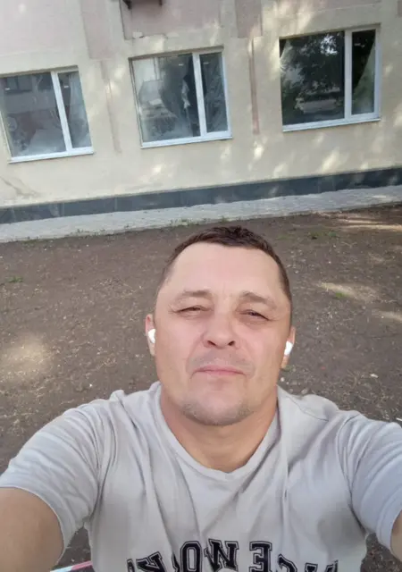 Я Роман, 45, из Ровно, ищу знакомства без обязательств