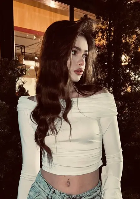 Я Aleksa, 19 років з Києва, шукаю знайомство для відкриті стосунки