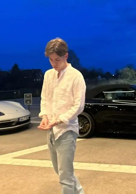 Я Gabriel, 19, знакомлюсь для открытые отношения в Уппсале