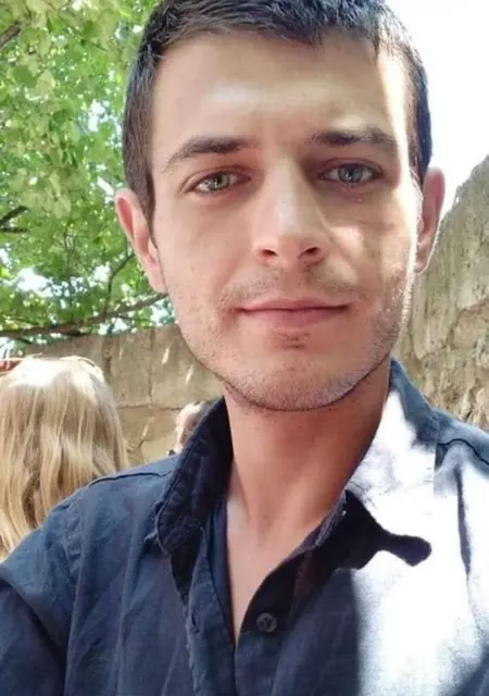 Nicolas из Парижа, мне 32, познакомлюсь