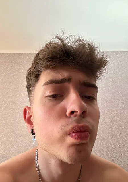 Я Илья, 21, знакомлюсь для постоянных отношений в Киеве