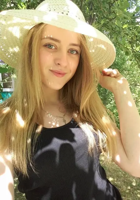 Ксения из Орши, мне 25, познакомлюсь без обязательств