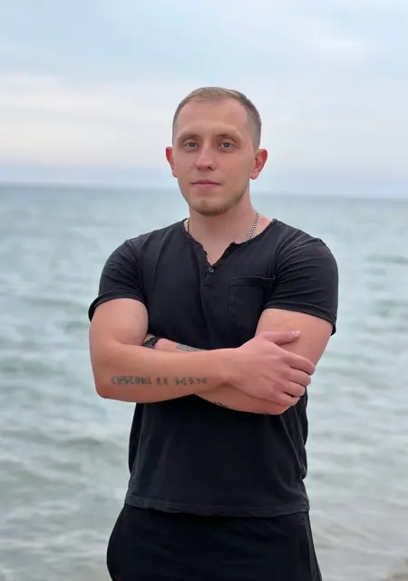 Роман из Макеевки, мне 33, познакомлюсь на одну ночь