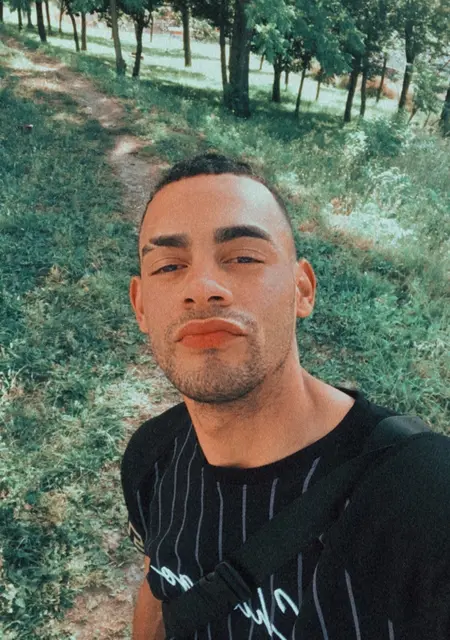 Daniel из Бильбао, мне 26, познакомлюсь для приятного времяпровождения