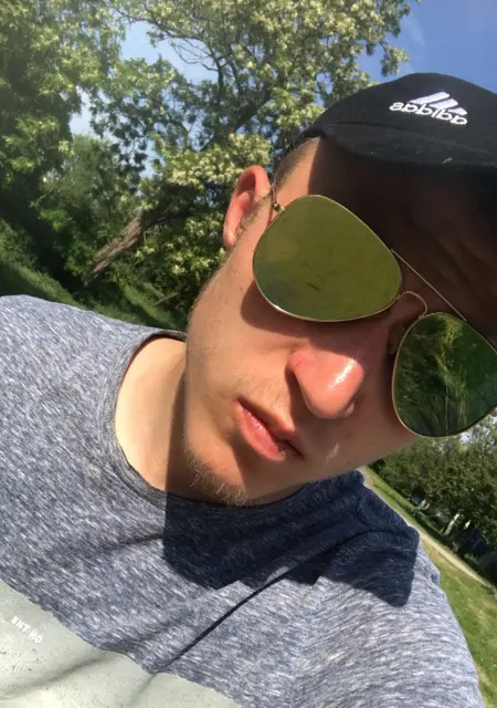 Я Максим, 21 років, знайомлюсь для постійних стосунків у Глобине