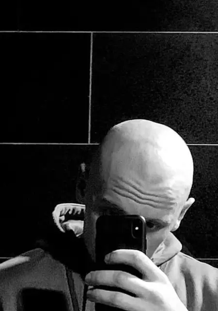 Артем из Новгорода-Северского, мне 27, познакомлюсь без обязательств