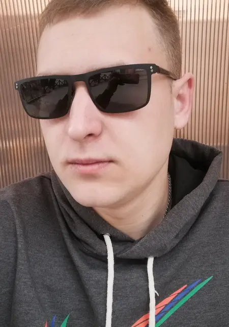 Я Андрей, 26 років з Новопскова, шукаю знайомства без зобов'язань